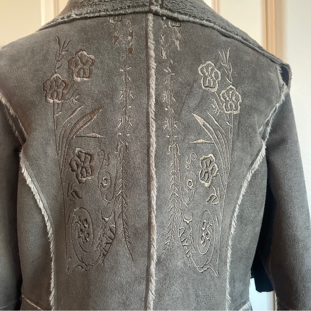BIYA Women's Cozy Black Teddy Jacket - Picture 8 of 8